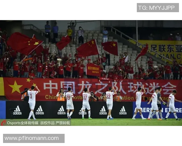 南京足球队的拼搏之路：邀请赛背后的奋斗与荣耀